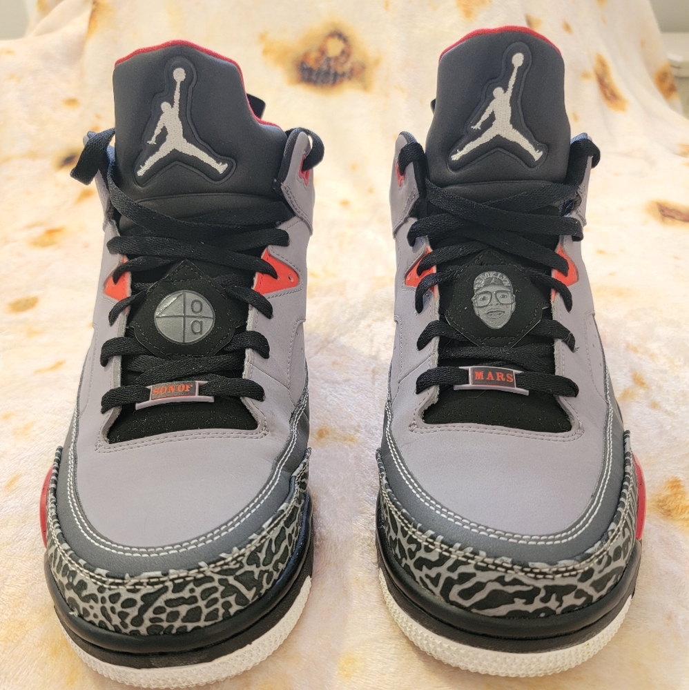 Jordan Son of Mars Low 'Cement Grey Gym Red'